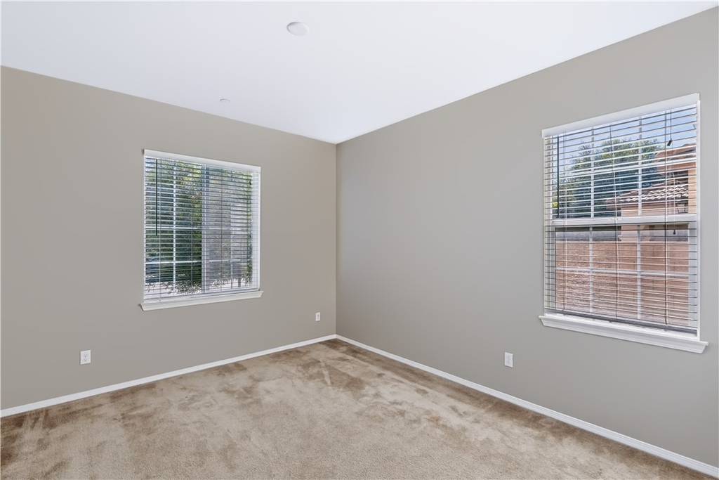 29669 Eastbank - Photo 15