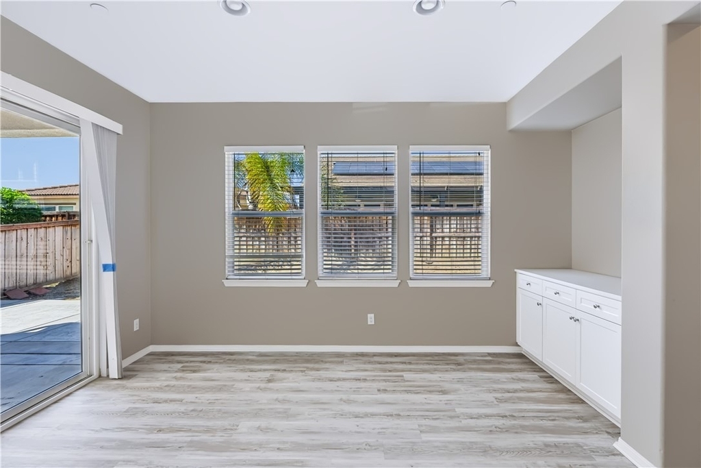 29669 Eastbank - Photo 9