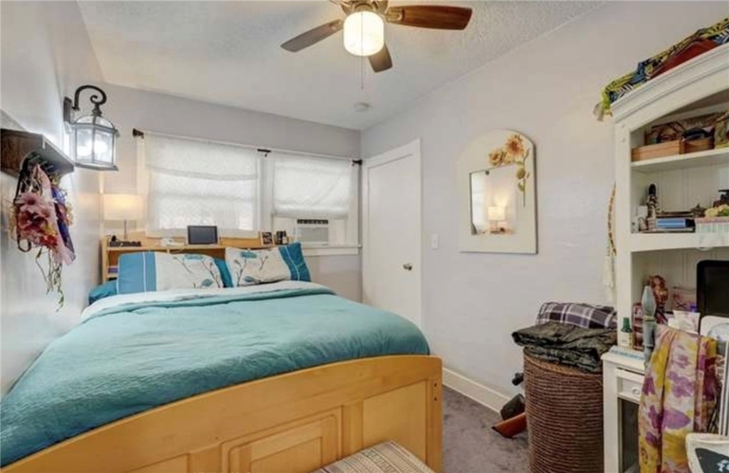 817 1/2 E Palmyra Avenue - Photo 1