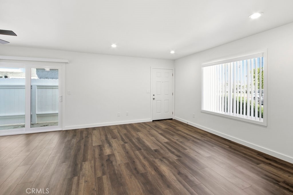 1703 Delaware Street - Photo 2