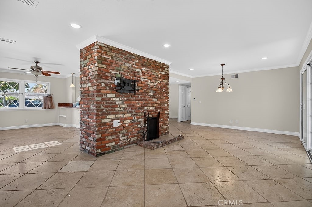 2310 E Monroe - Photo 6