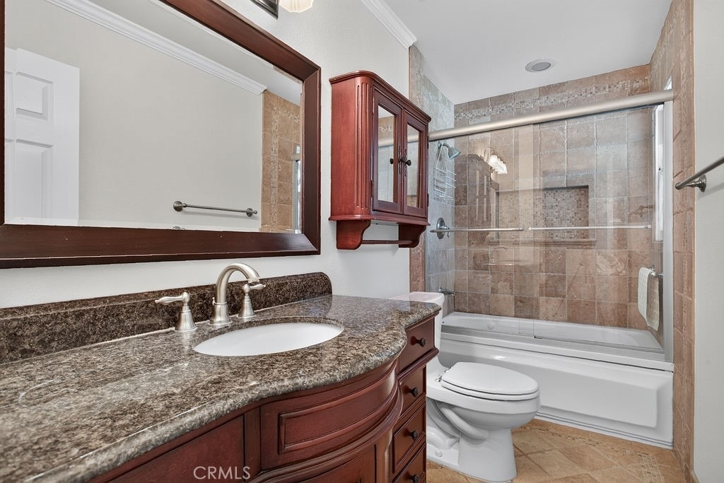2310 E Monroe - Photo 18