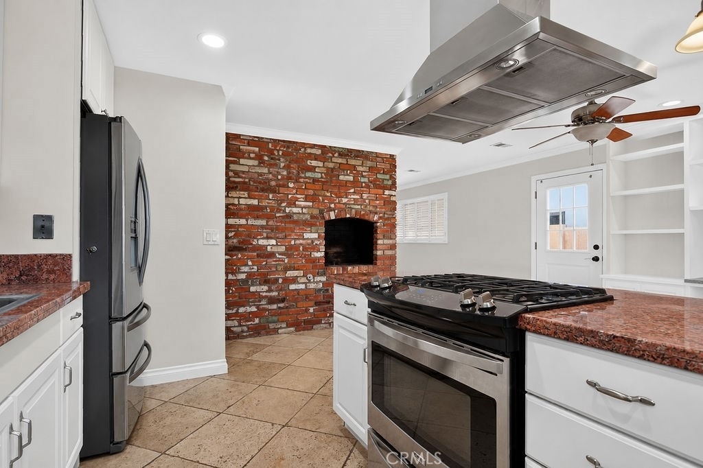 2310 E Monroe - Photo 12