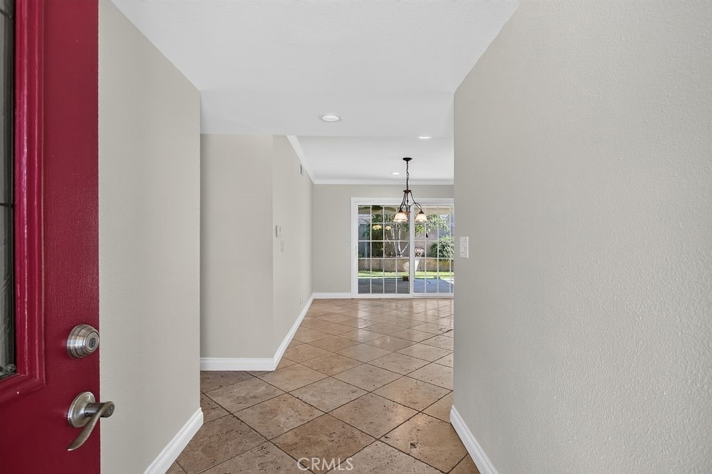 2310 E Monroe - Photo 3