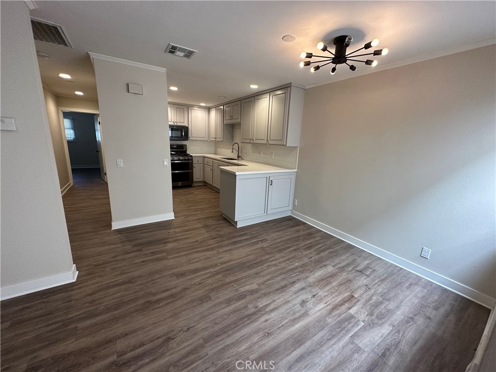 119 S Glassell Street - Photo 0