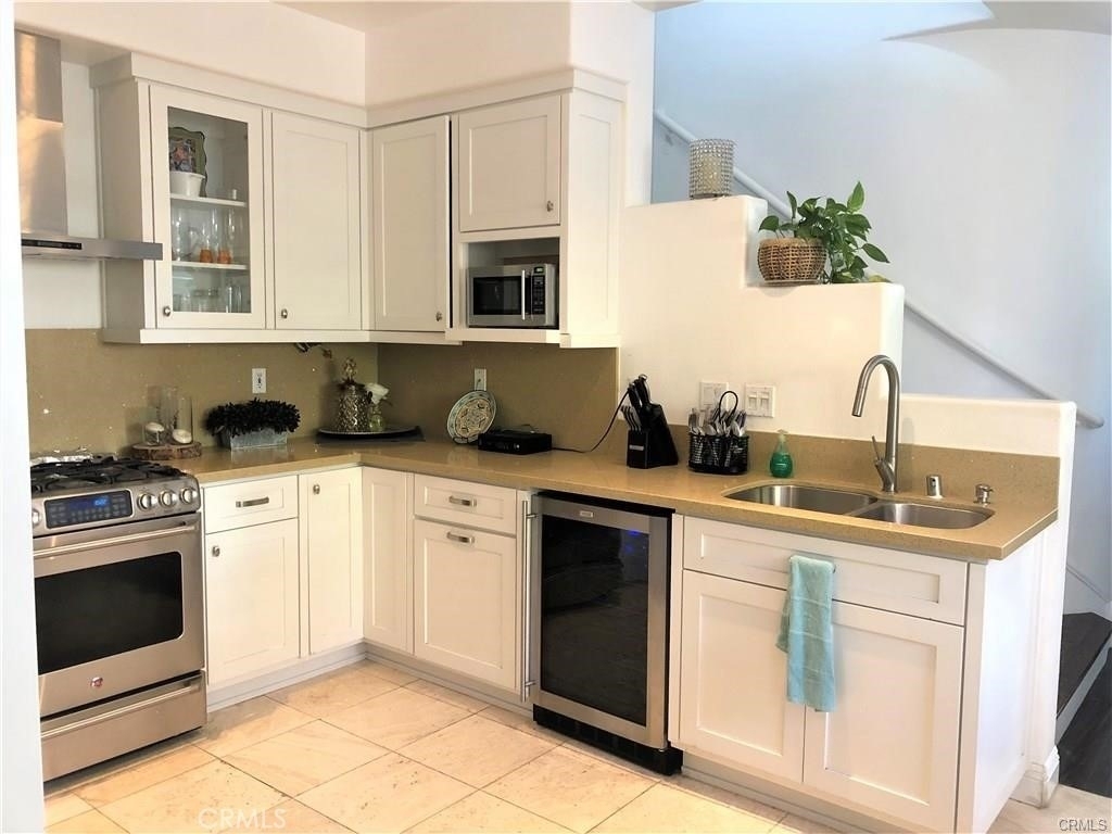 971 S Flintridge Way - Photo 4