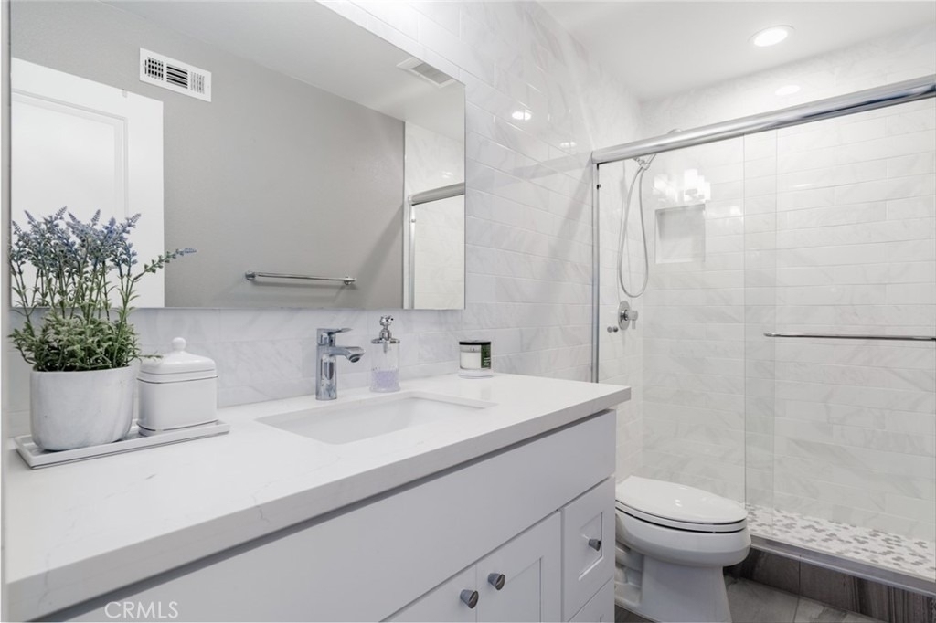 13014 Espinheira Drive - Photo 13