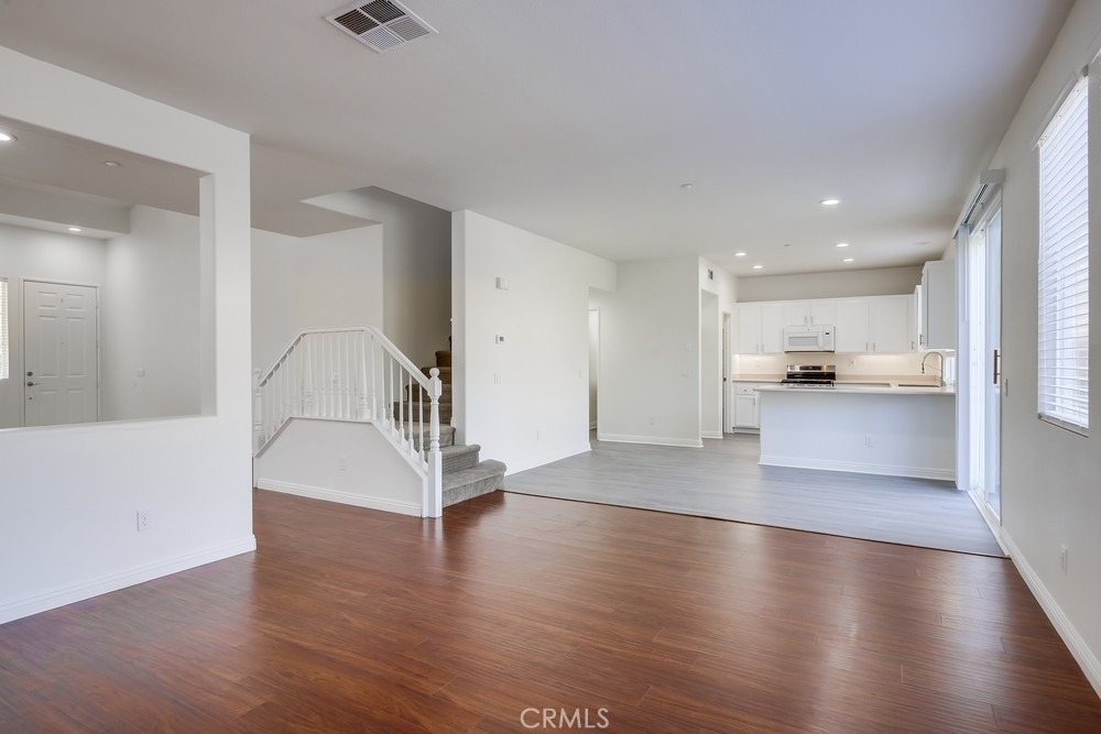 321 Riley Court - Photo 13