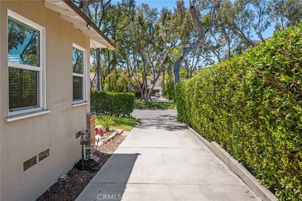 3409 Palos Verdes Drive N - Photo 15