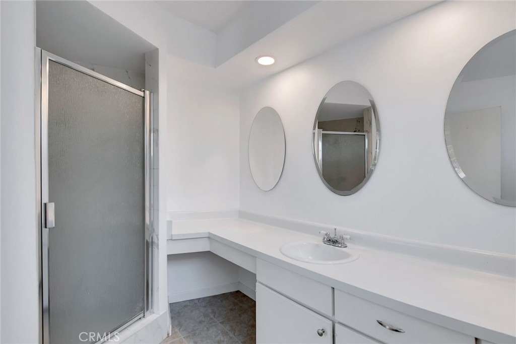 1015 E Walnut Avenue - Photo 29