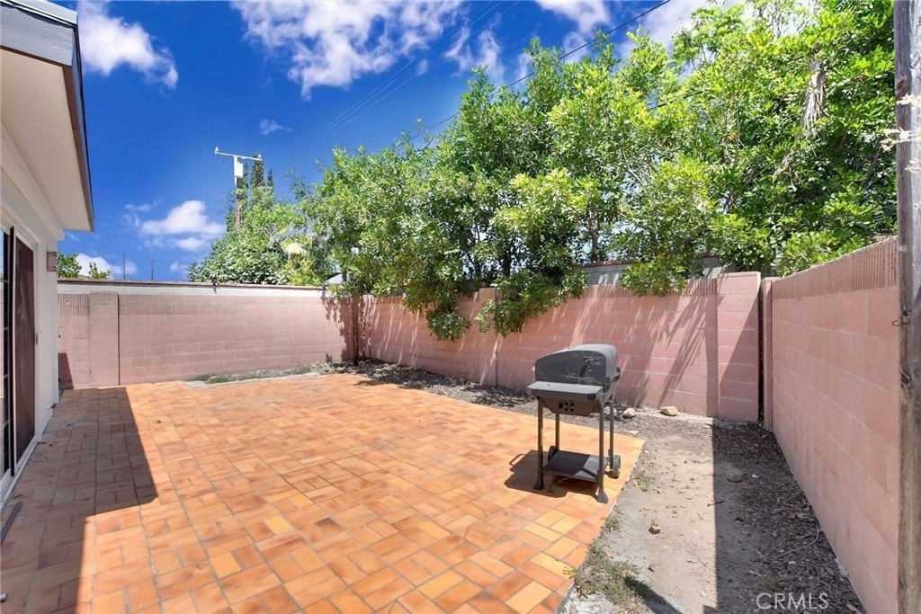1015 E Walnut Avenue - Photo 30