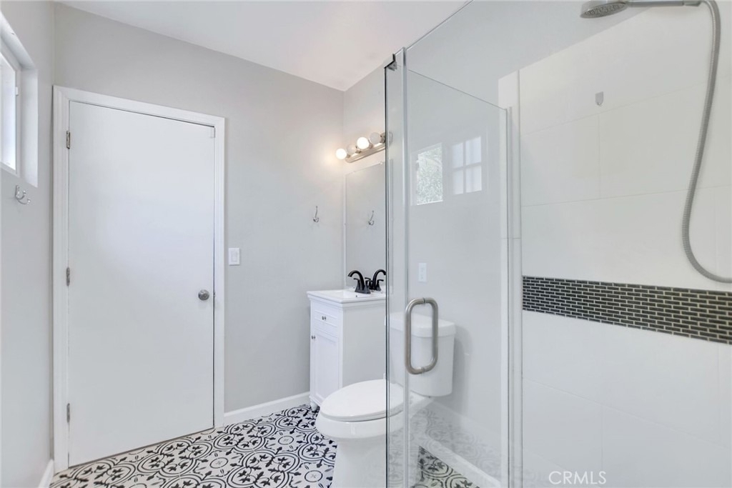 1015 E Walnut Avenue - Photo 19
