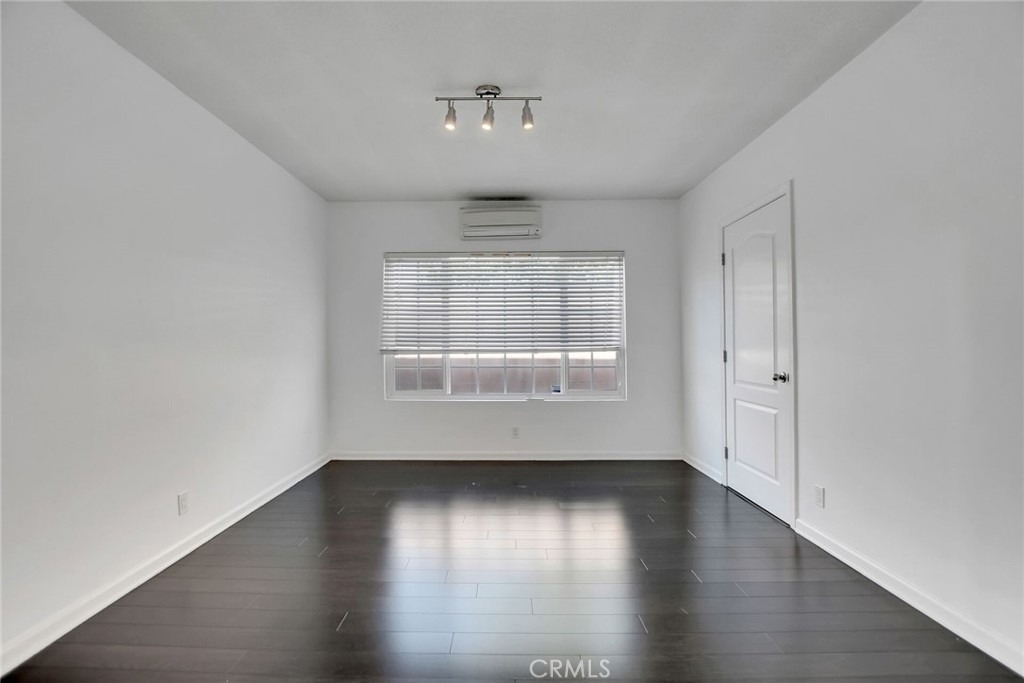 1015 E Walnut Avenue - Photo 13
