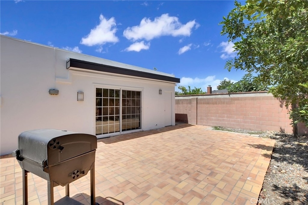 1015 E Walnut Avenue - Photo 32