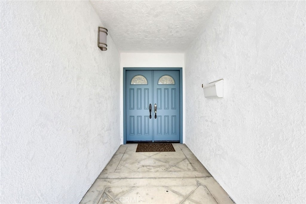 1015 E Walnut Avenue - Photo 4