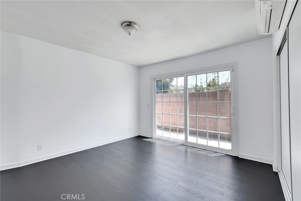 1015 E Walnut Avenue - Photo 25