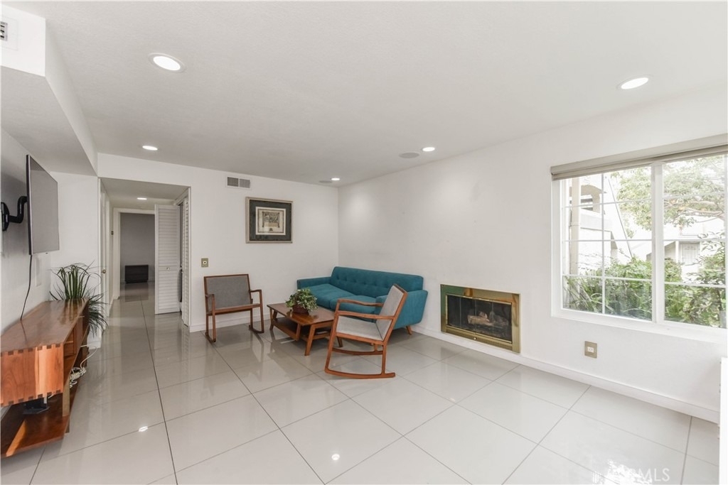 53 Oxford - Photo 2