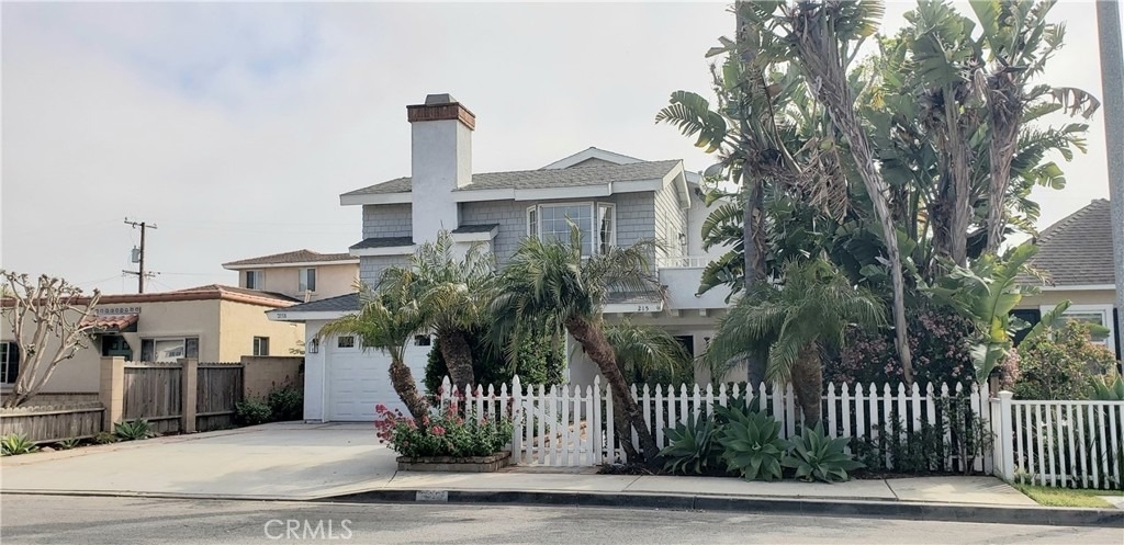 215 Knox Street - Photo 1