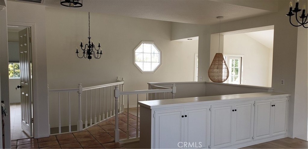 215 Knox Street - Photo 12