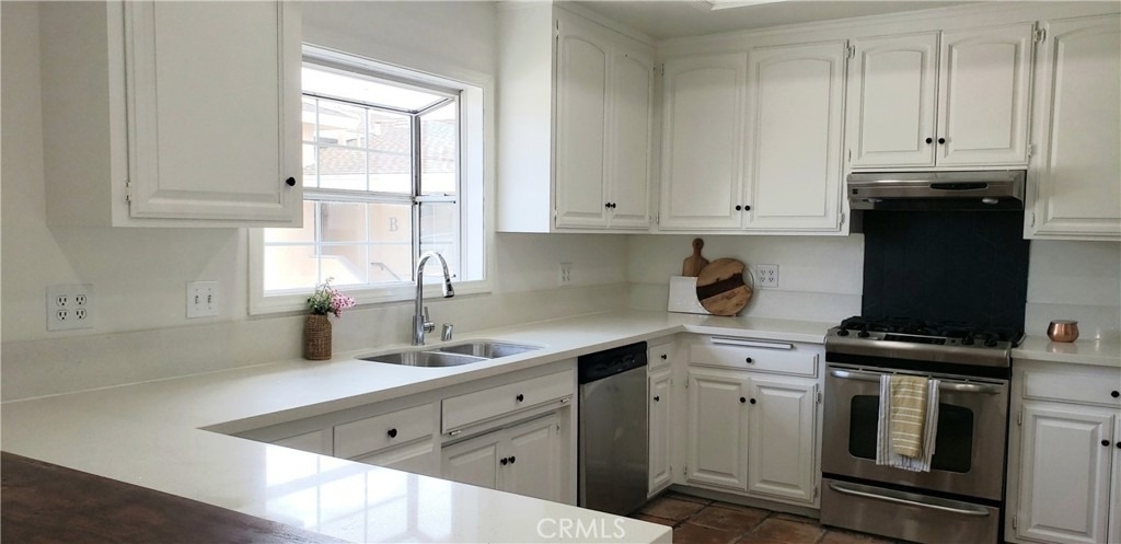 215 Knox Street - Photo 16