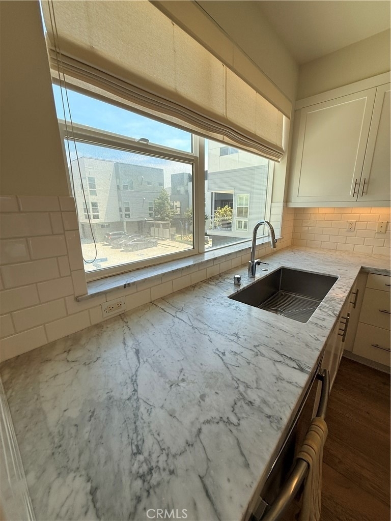 1527 Sullivan Avenue - Photo 36