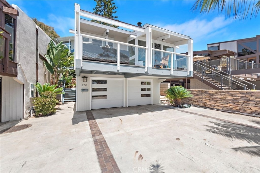 201 Nyes Place - Photo 22