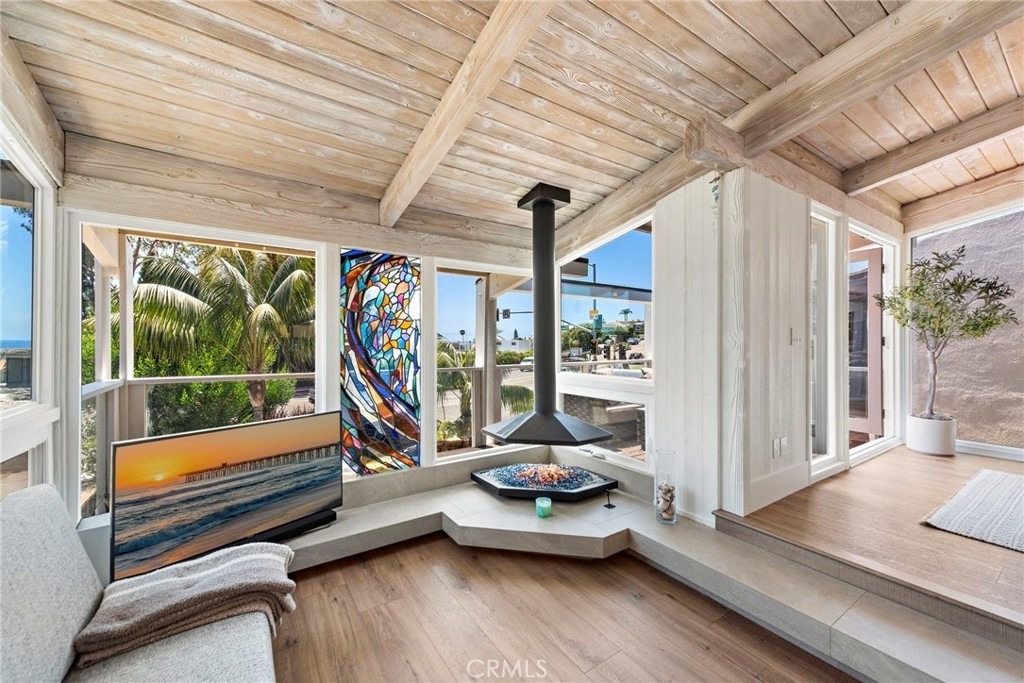 201 Nyes Place - Photo 6