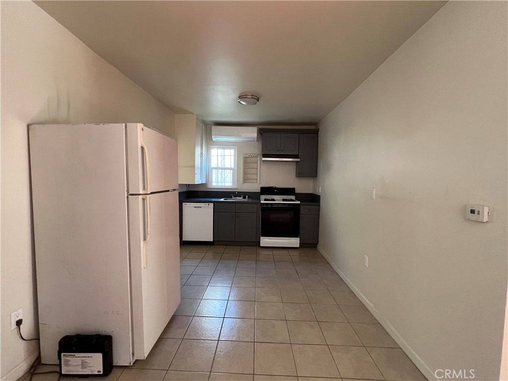 3033 Sherwood - Photo 3