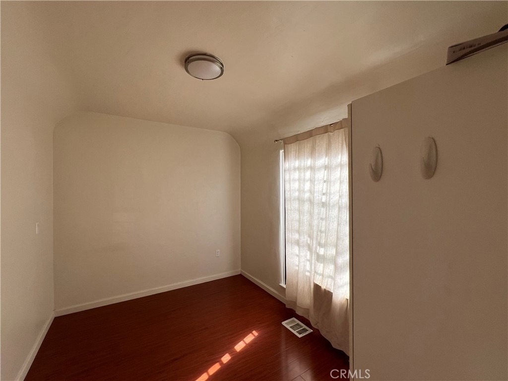 3033 Sherwood - Photo 4