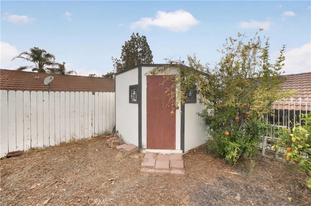 655 W Ontario Avenue - Photo 46