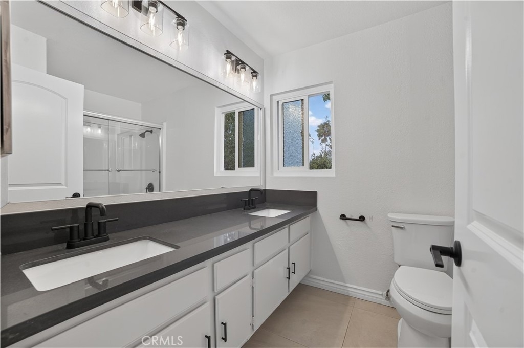 655 W Ontario Avenue - Photo 39