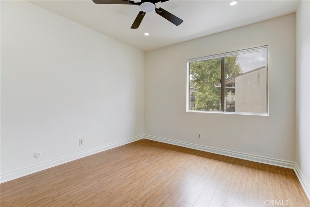 5460 White Oak Ave - Photo 4