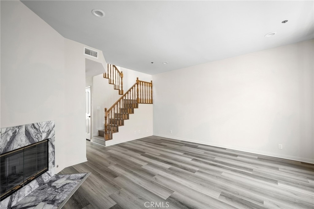318 N Kenwood Street - Photo 3