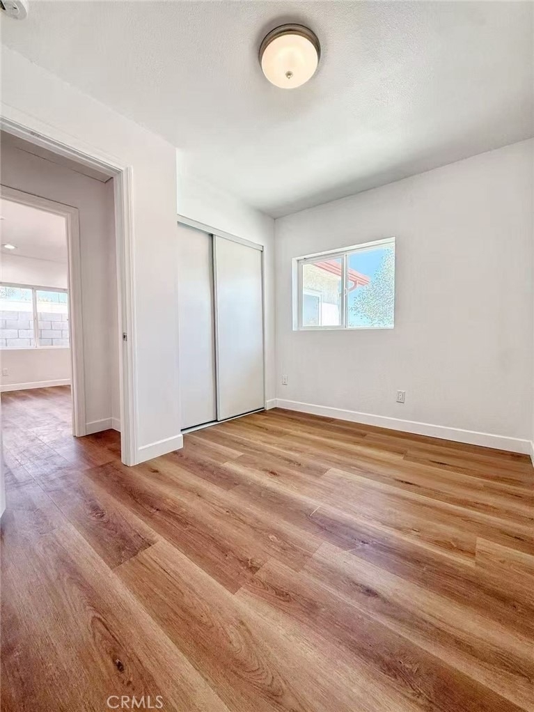 453 W Locust Street - Photo 8
