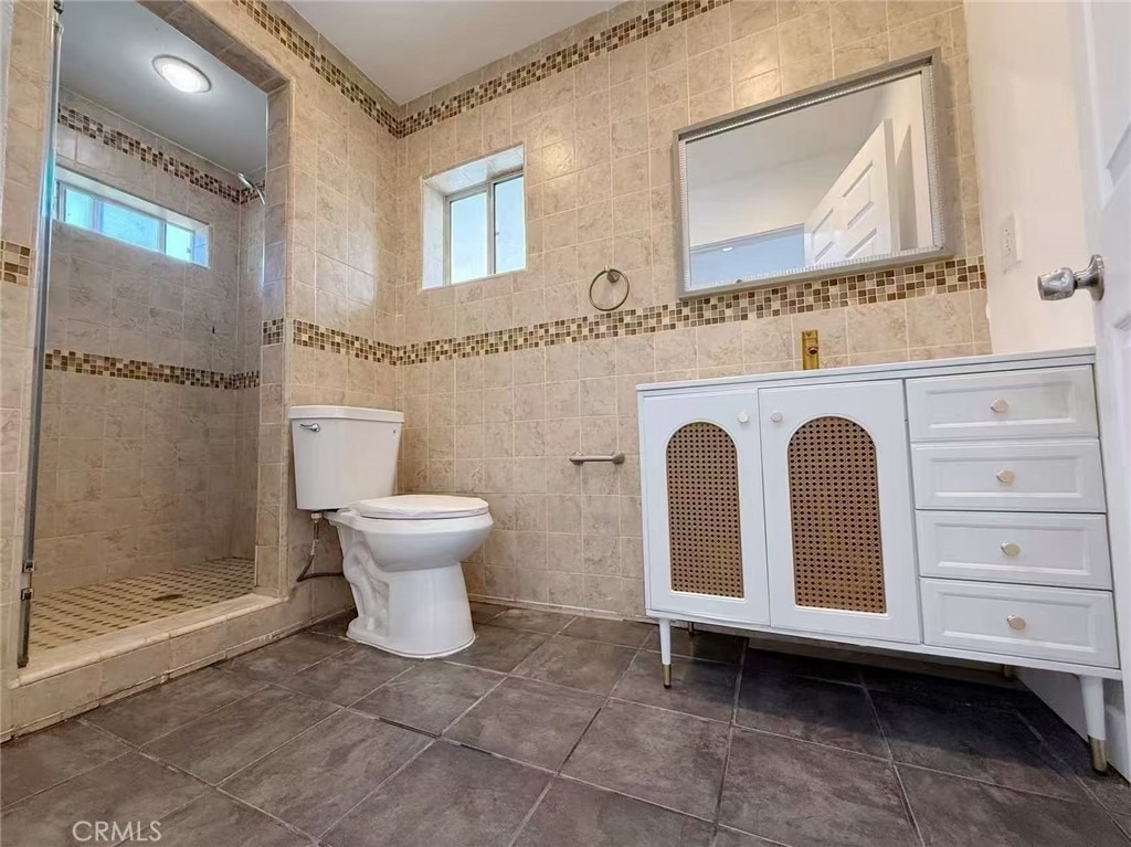 453 W Locust Street - Photo 9