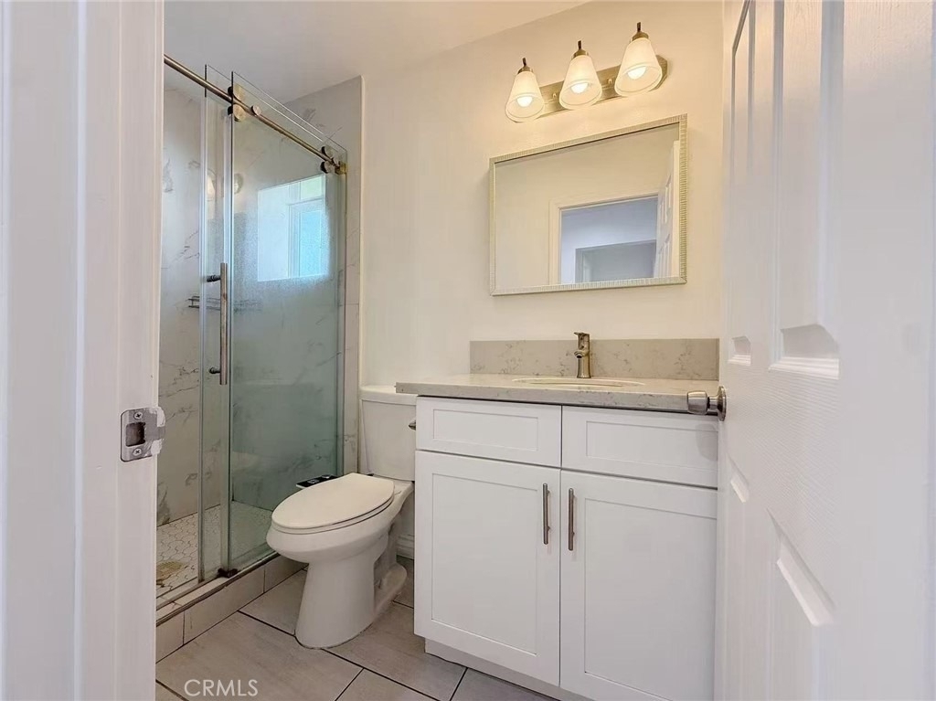 453 W Locust Street - Photo 7