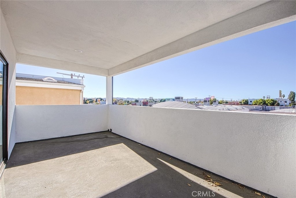 6425 Troost Avenue - Photo 23