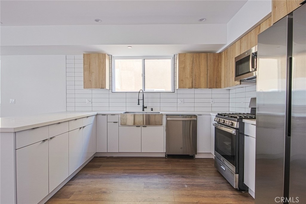6425 Troost Avenue - Photo 4