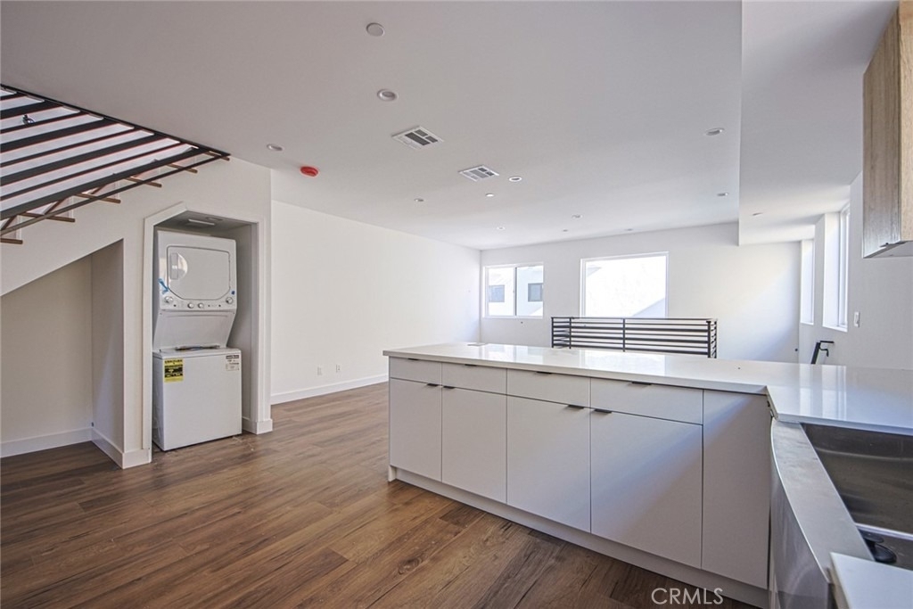 6425 Troost Avenue - Photo 2