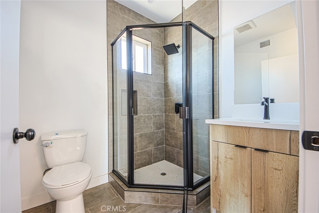 6425 Troost Avenue - Photo 9