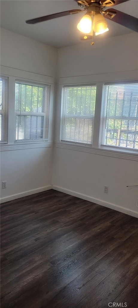 836 W 40th - Photo 21