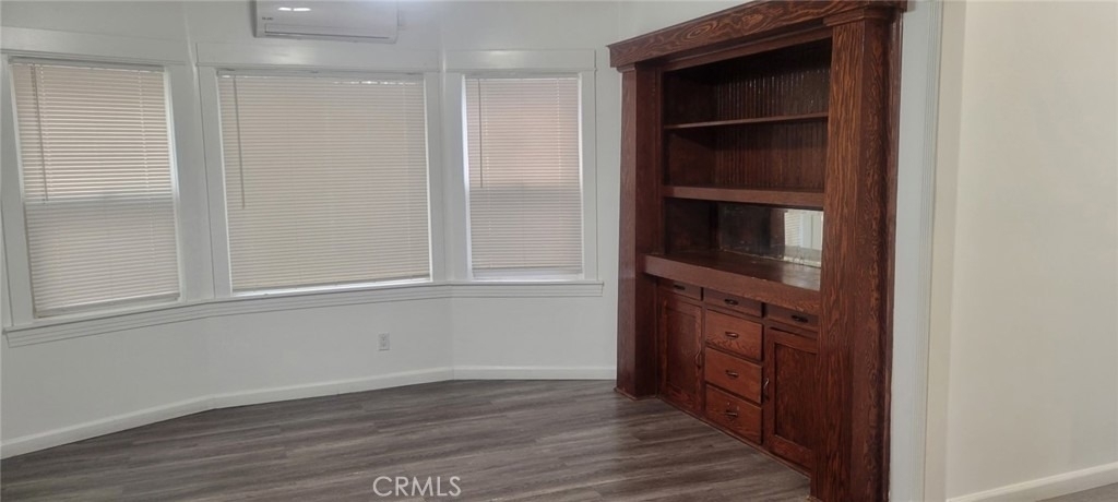 836 W 40th - Photo 7