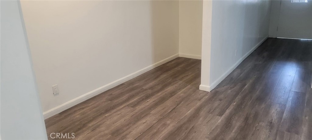 836 W 40th - Photo 9