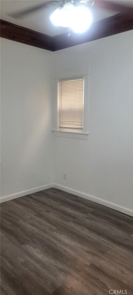 836 W 40th - Photo 4