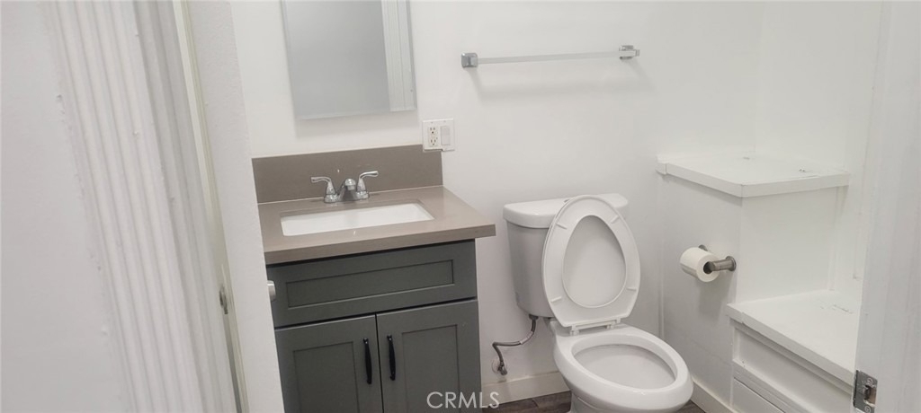 836 W 40th - Photo 13