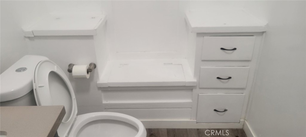 836 W 40th - Photo 10