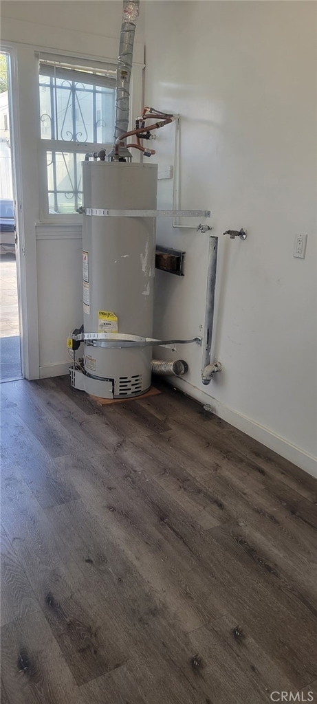 836 W 40th - Photo 25