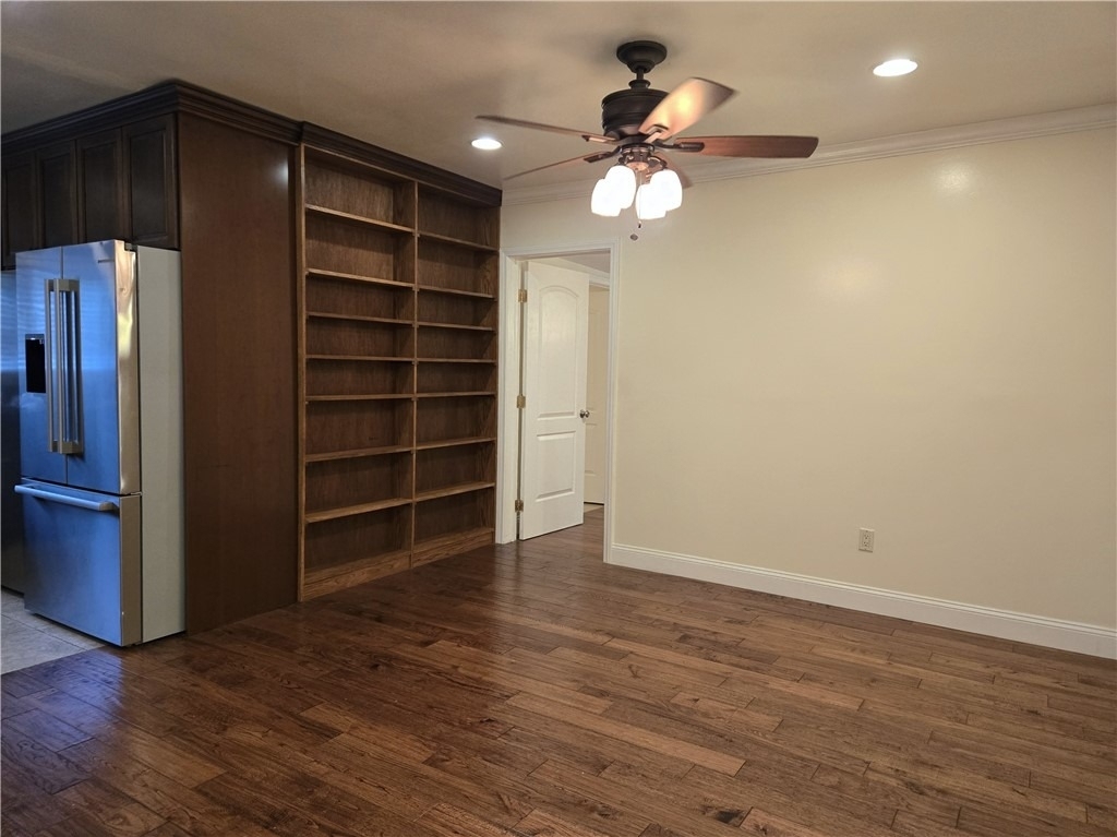 6234 Rowland Avenue - Photo 7