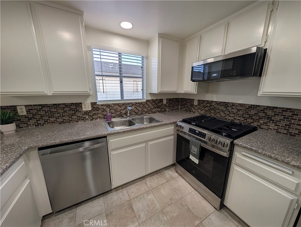 845 W Olive Avenue - Photo 16
