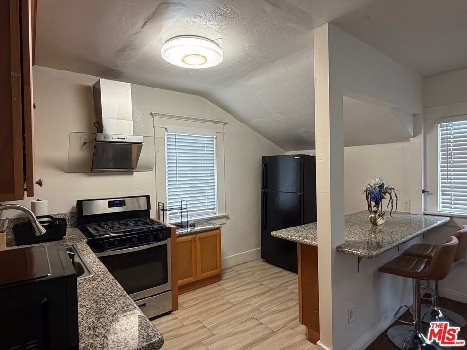 2240 Crenshaw Boulevard - Photo 5